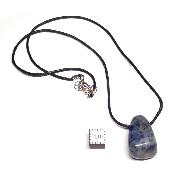 Sodalite avec cordon - pendentif pierre roulé